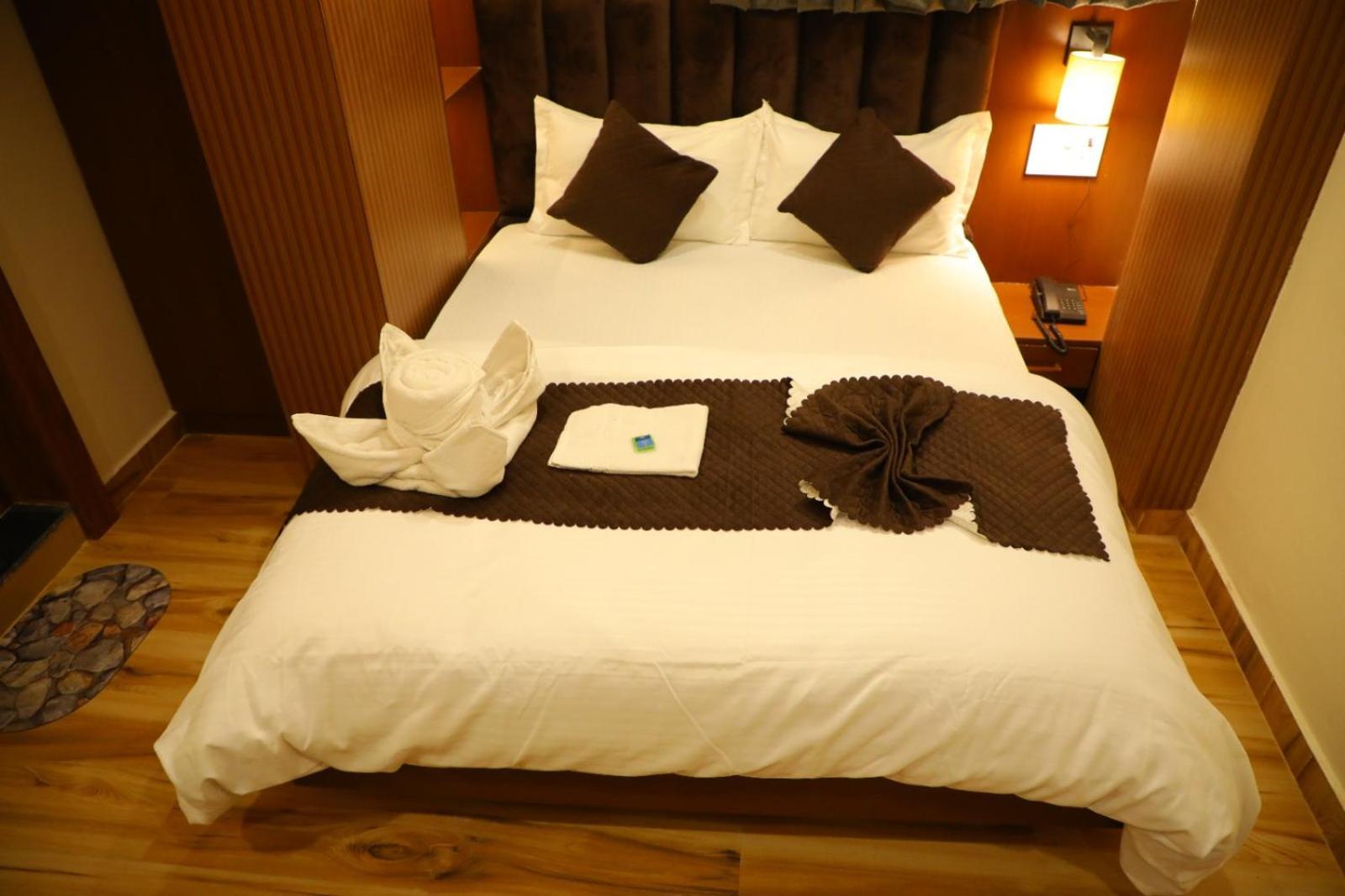Jmk Regency Hotel - Varanasi — Photos 3